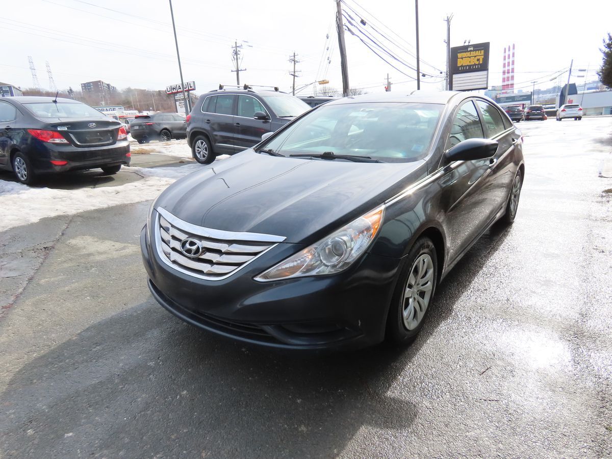 2013 Hyundai Sonata GL CLEAN CARFAX!!