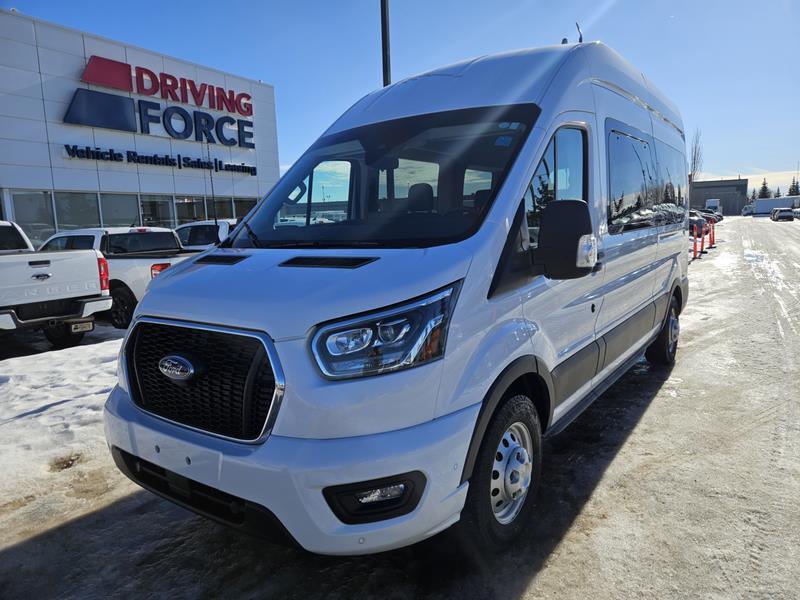 2023 Ford Transit Passenger Wagon XLT