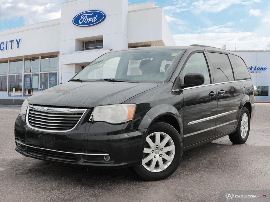 2013 Chrysler Town & Country TOURING