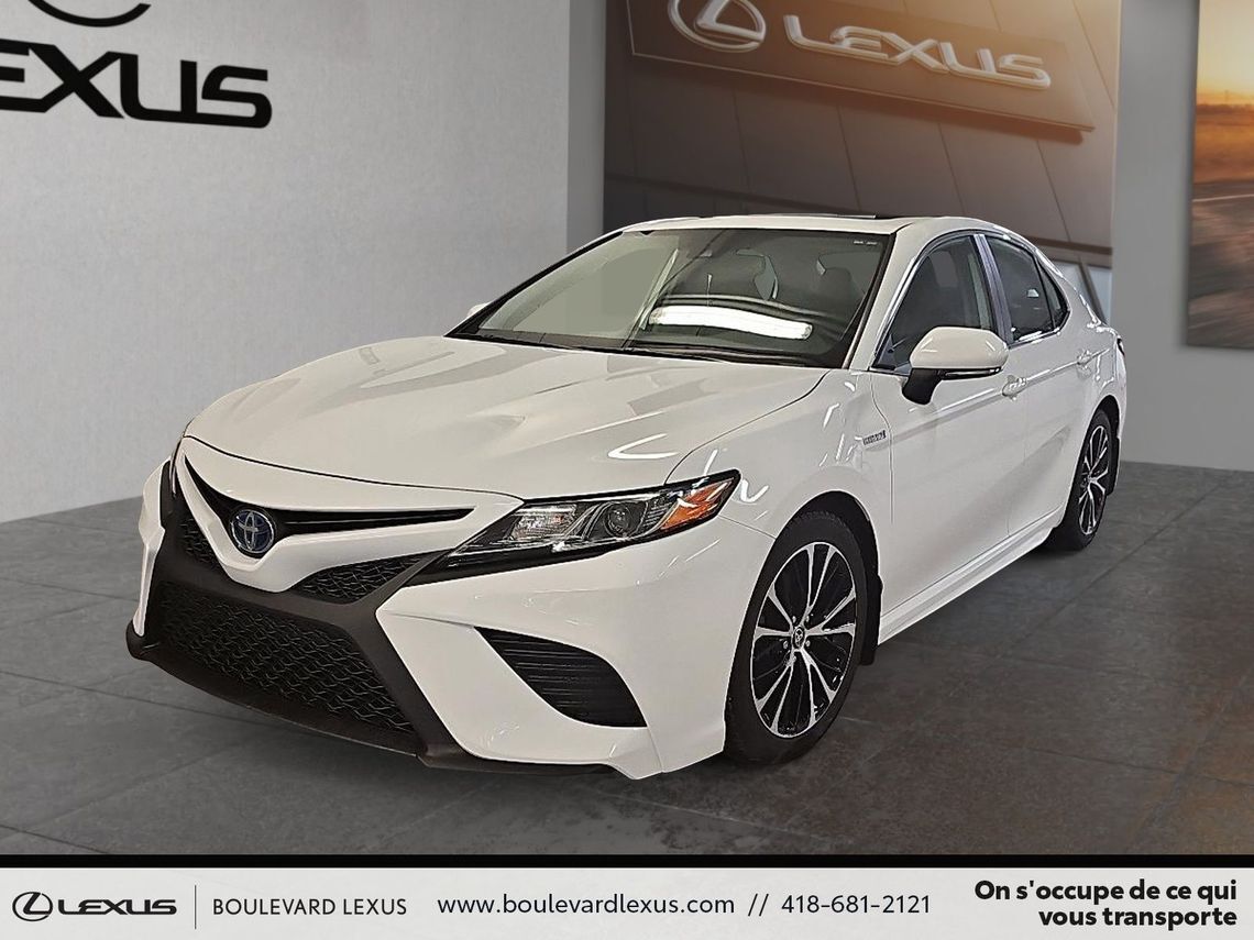 2020 Toyota Camry Hybrid SE