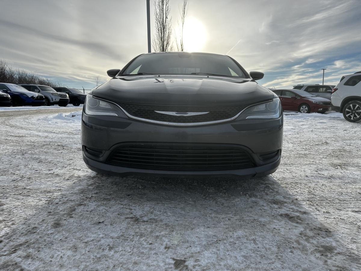 2015 Chrysler 200 LX | REMOTE START | LOW KMS | BLUETOOTH | XM