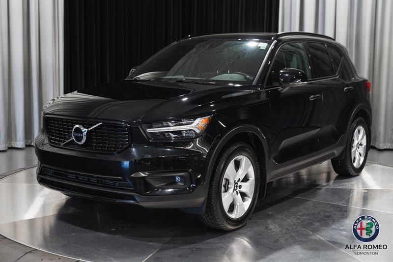 2022 Volvo XC40 T5 R-Design