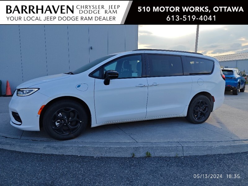 2024 Chrysler Pacifica Hybrid Premium S Appearance