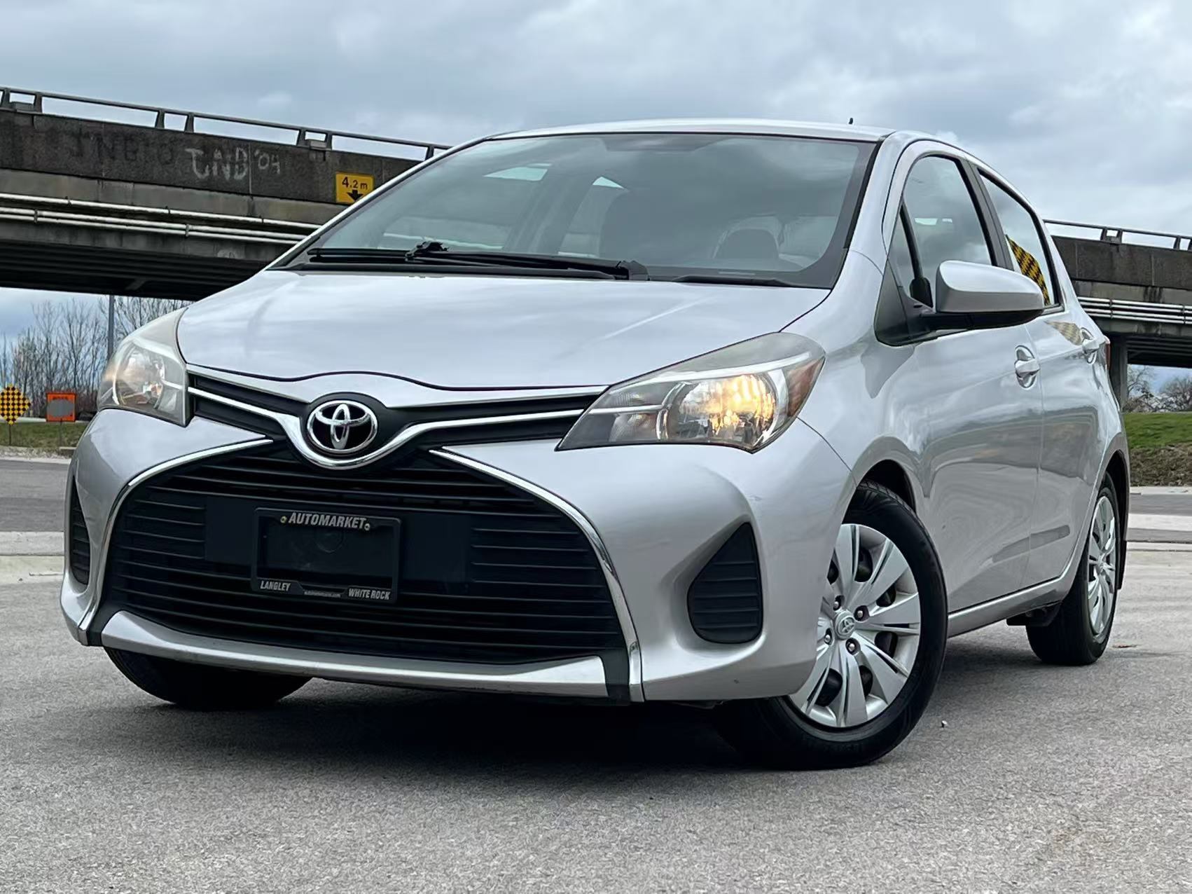 2015 Toyota Yaris LE AUTO/ CLEAN TITLE/ BACKUP CAMERA/ BC LOCAL