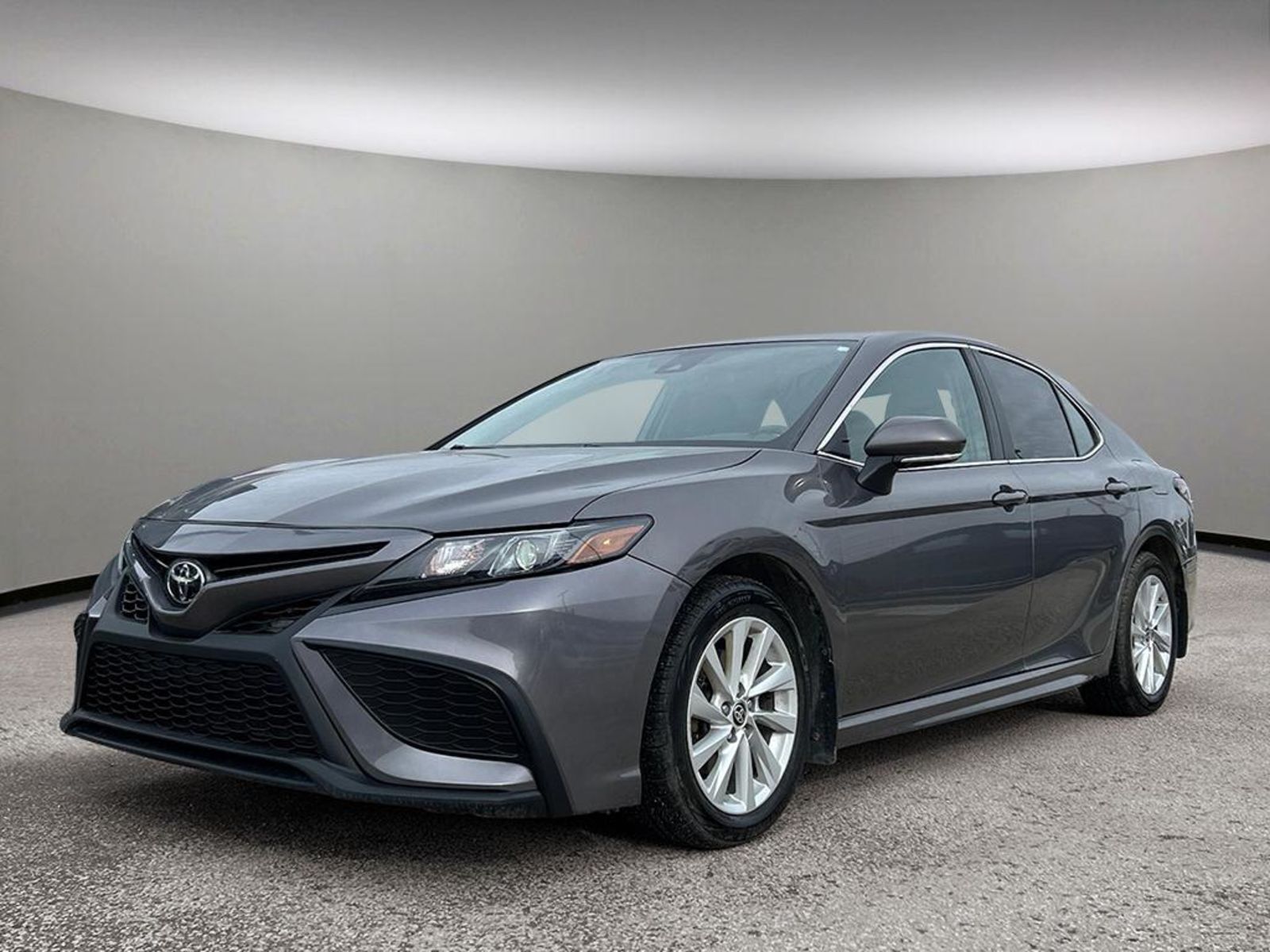 2021 Toyota Camry SE | Heated Front Seats | Apple Carplay & Android 