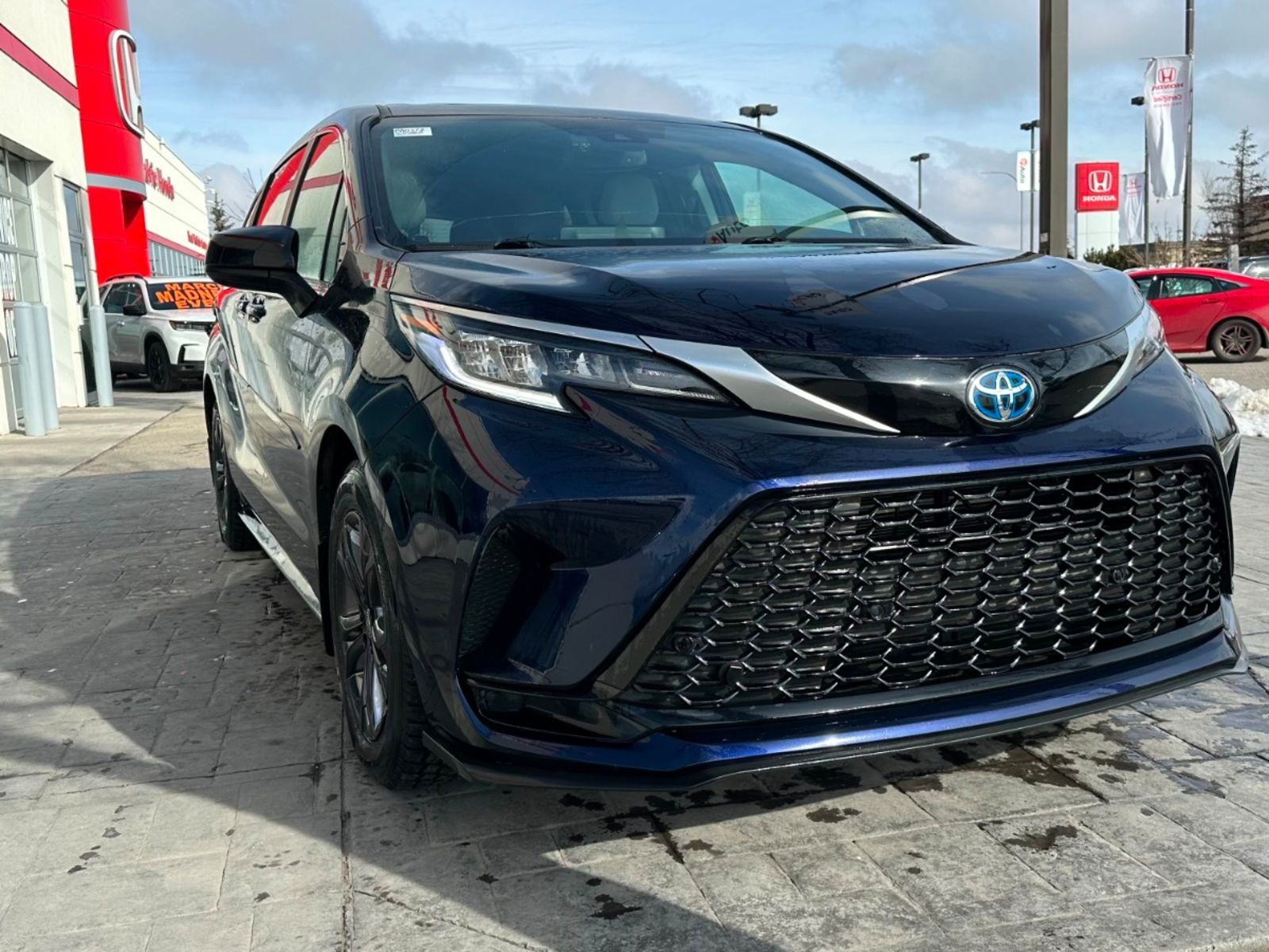 2024 Toyota Sienna XSE: AWD, Leather, Sunroof, No Accidents, Local Ve