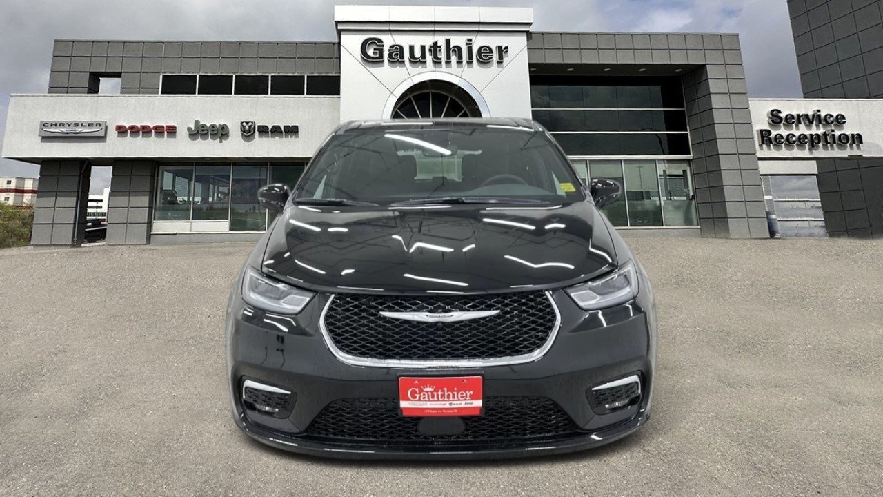 2025 Chrysler Pacifica Select