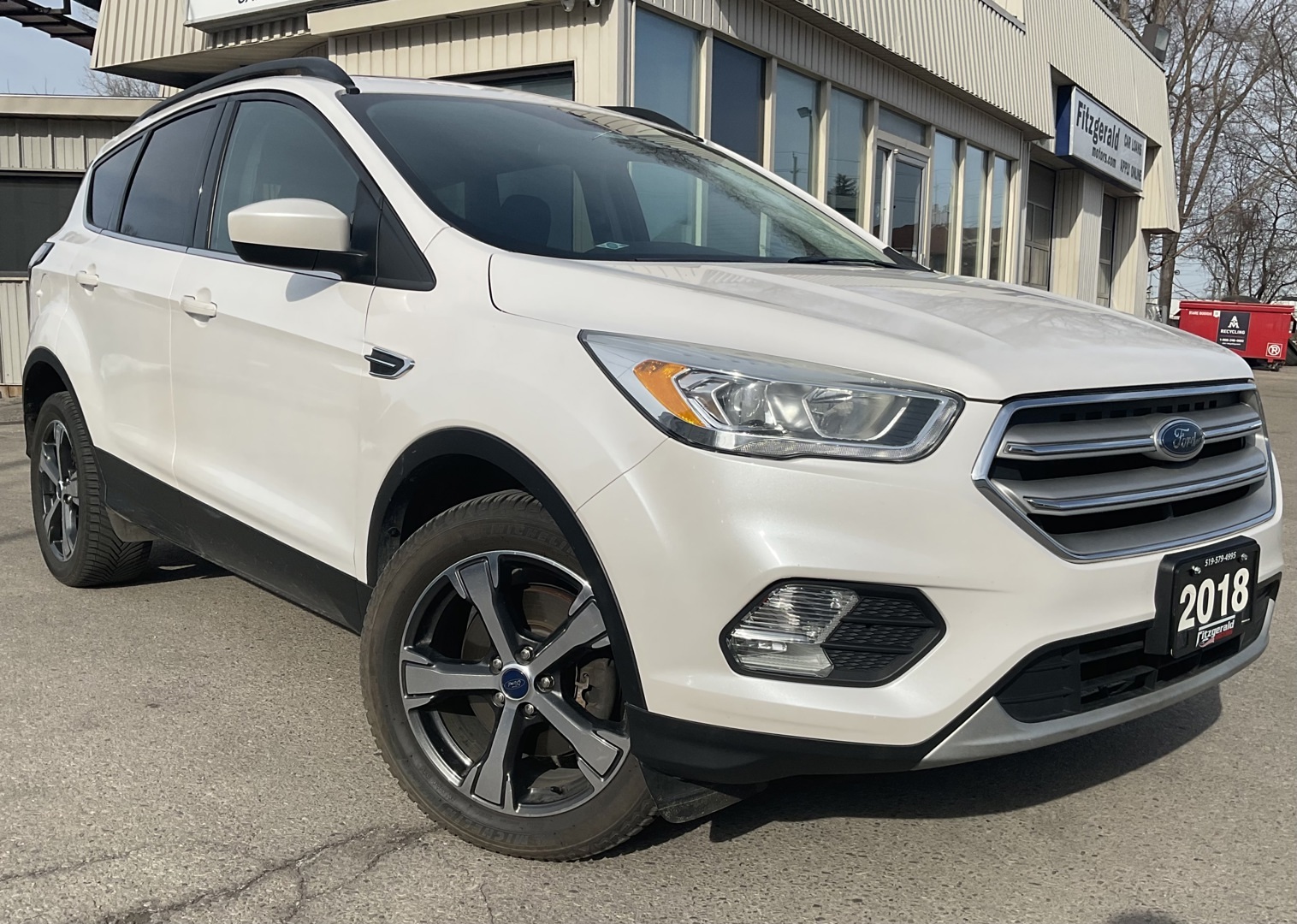 2018 Ford Escape SEL 4WD - LEATHER! NAV! BACK-UP CAM! PANO ROOF!