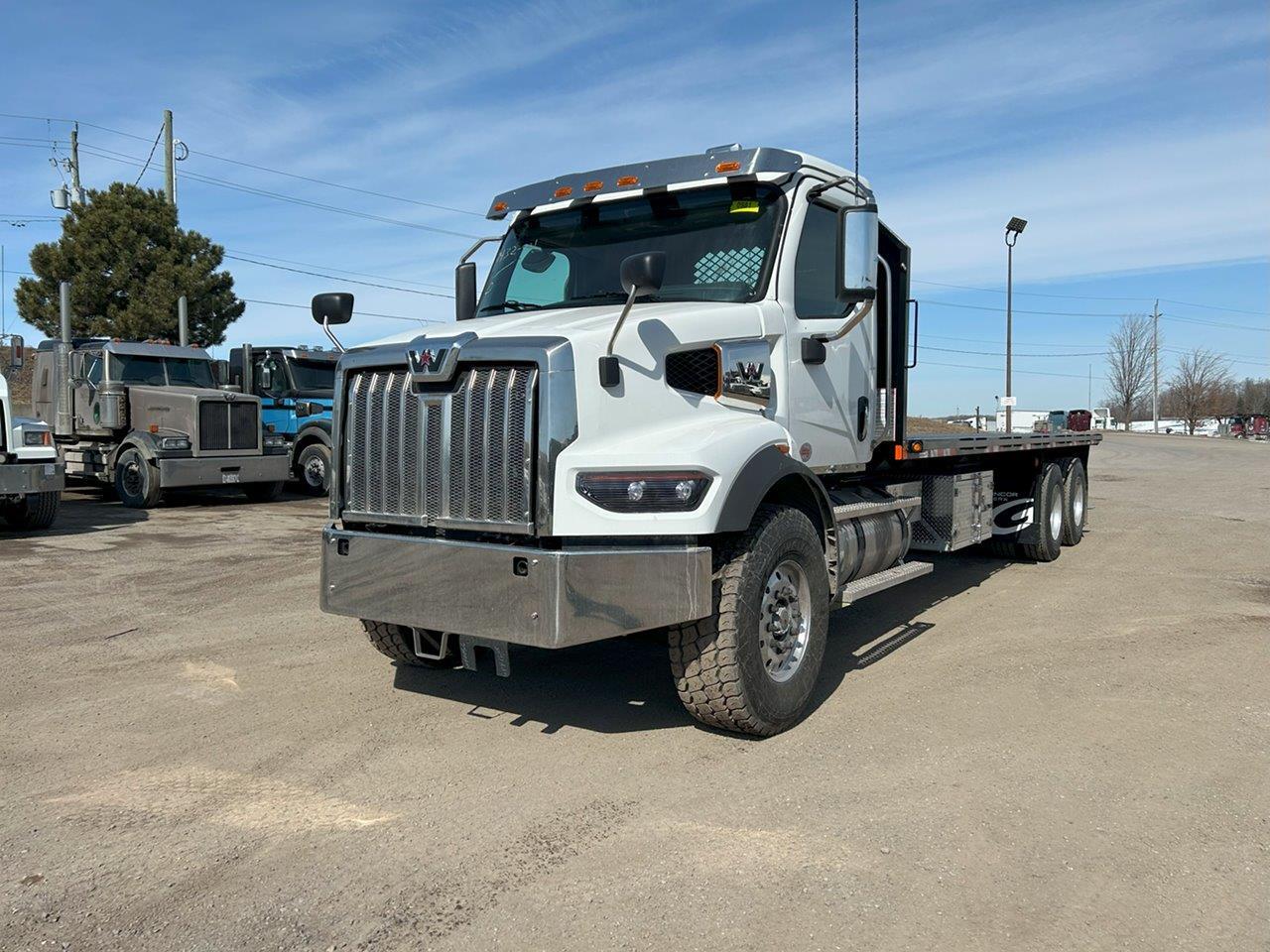 2025 Western Star 47X Gincor Flat deck for Rear-Mount Forklift Ready & I