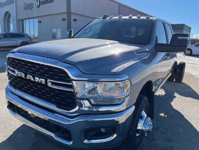 2024 Ram 3500 3500 GAS CAB AND CHASSIS!  NEW!
