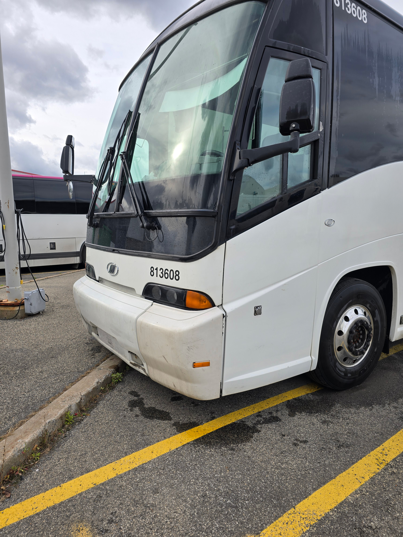 2008 MCI J-4500 MCI J-4500 2008 ORIGIN CALIFORNIA $95,000