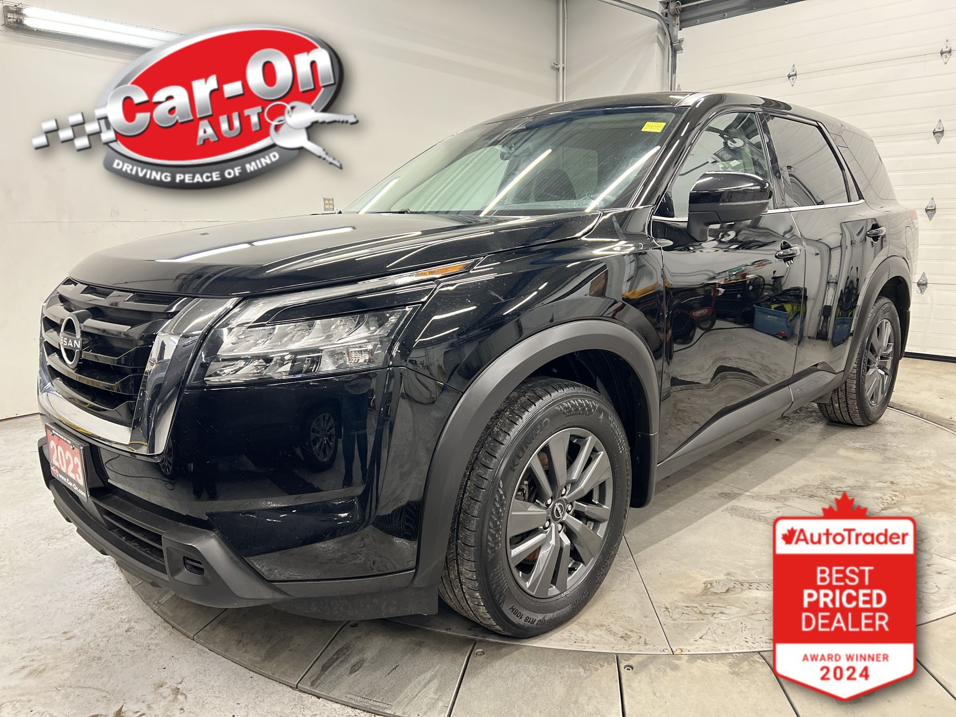 2023 Nissan Pathfinder 4x4 | 8-PASS | HTD SEATS | BLIND SPOT | CARPLAY