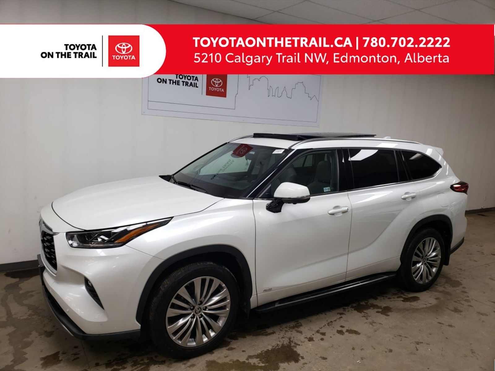 2023 Toyota Highlander HYBRID PLATINUM; LEATHER, HUD, PANORAMIC SUNROOF, 