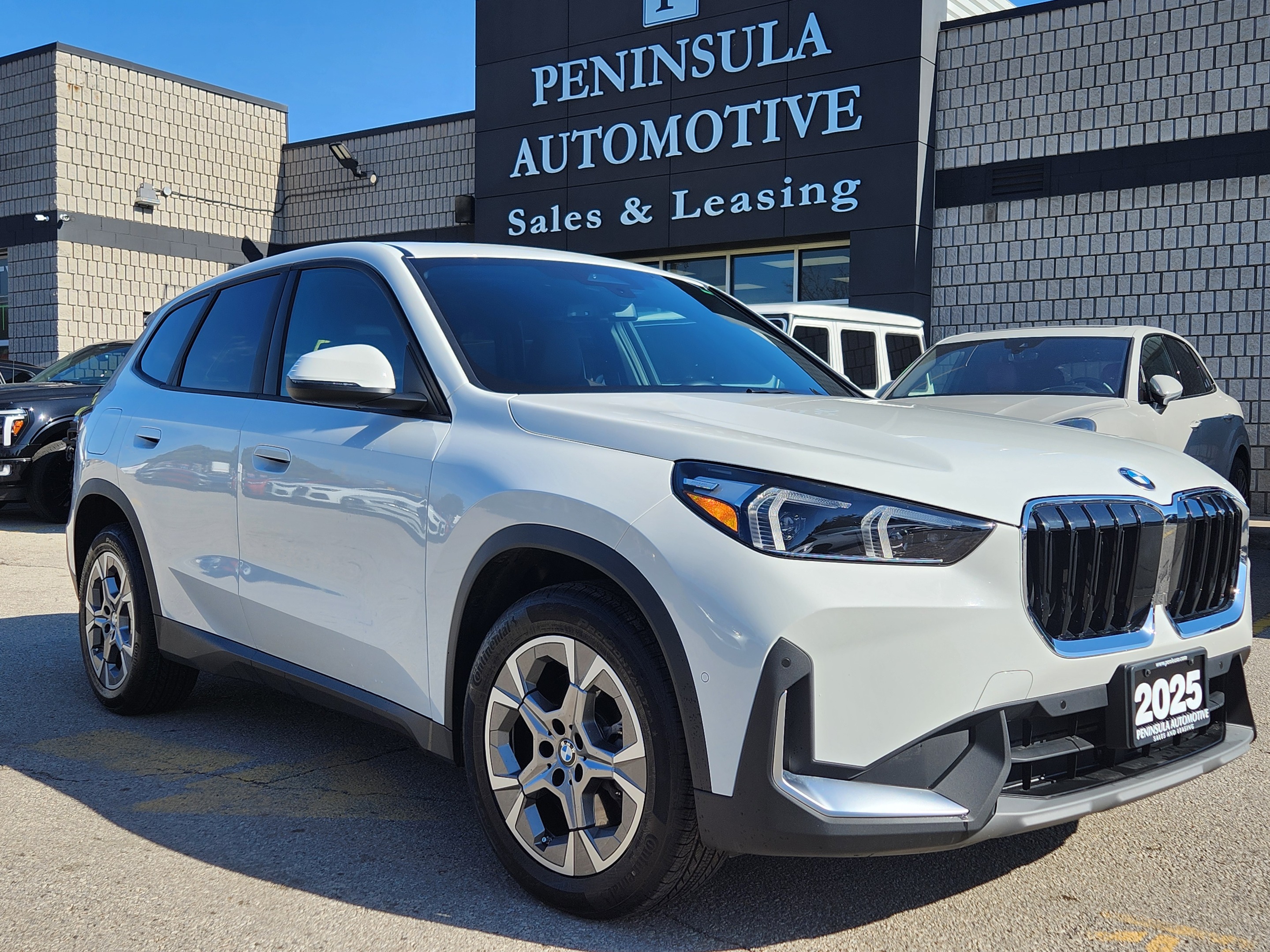 2025 BMW X1 2 SETS OF RIMS/TIRES, PANO, CARPLAY,REMOTE STARTER