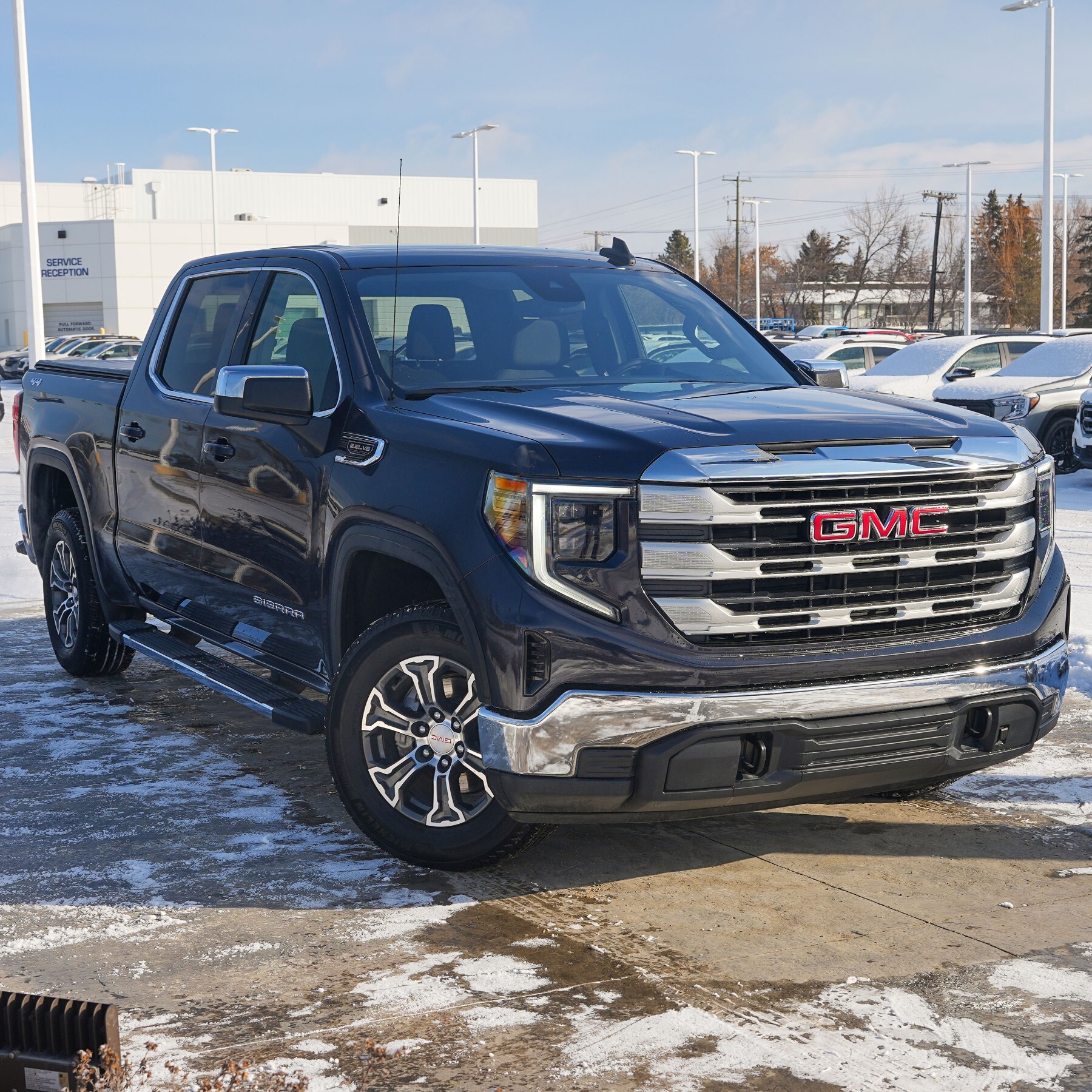 2023 GMC Sierra 1500 SLE, 5.3L V8, Steps, Multipro Gate, Alloys 