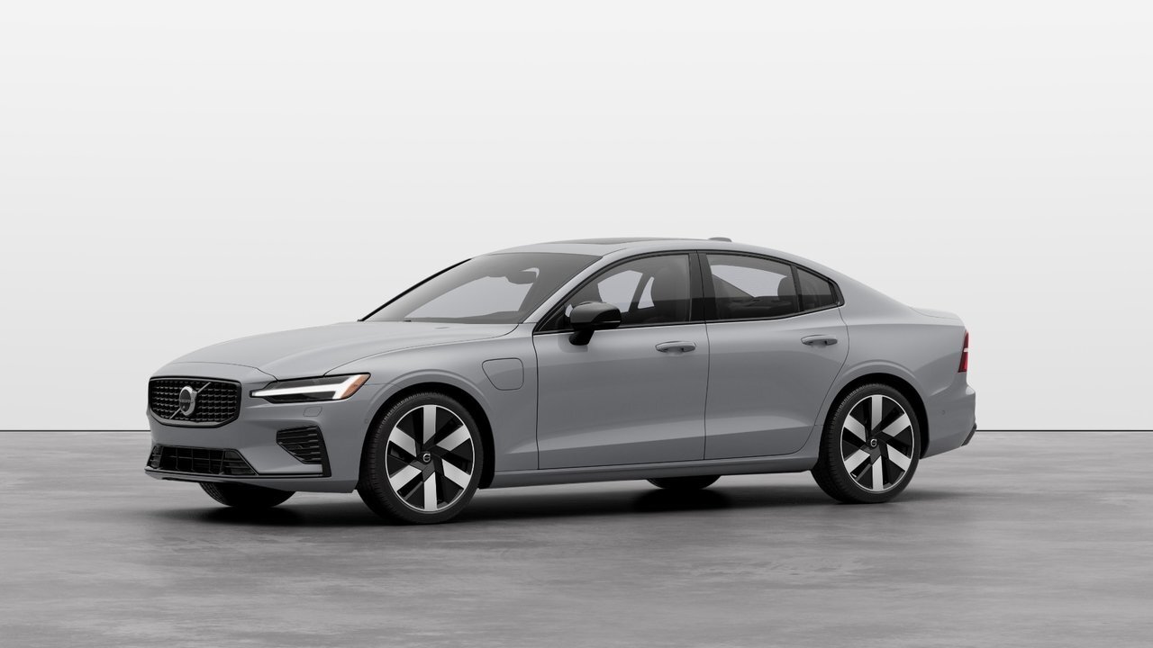 2025 Volvo S60 Plug-In Hybrid T8 AWD Plus Dark Theme 