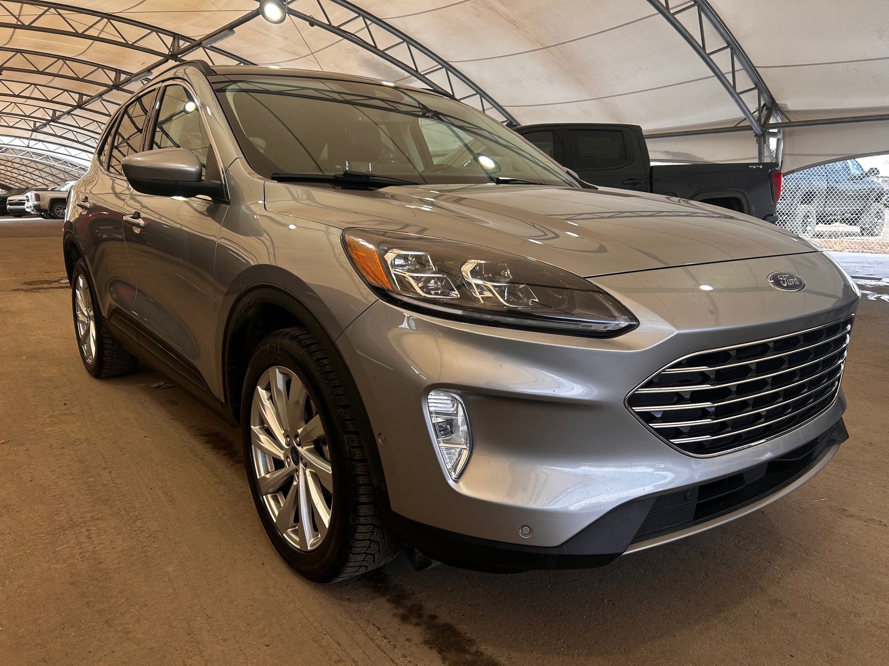 2022 Ford Escape Titanium 8-INCH TOUCHSCREEN WITH SYNC 3 + APPLE CA
