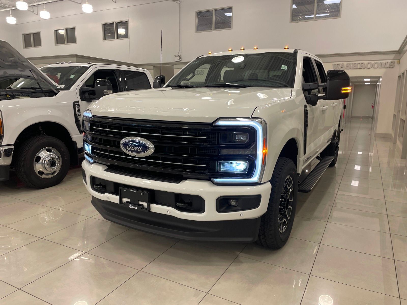 2025 Ford F-350 LARIAT -  6.7 HI OUTPUT PS V8 DIESEL/5TH WHEEL HIT