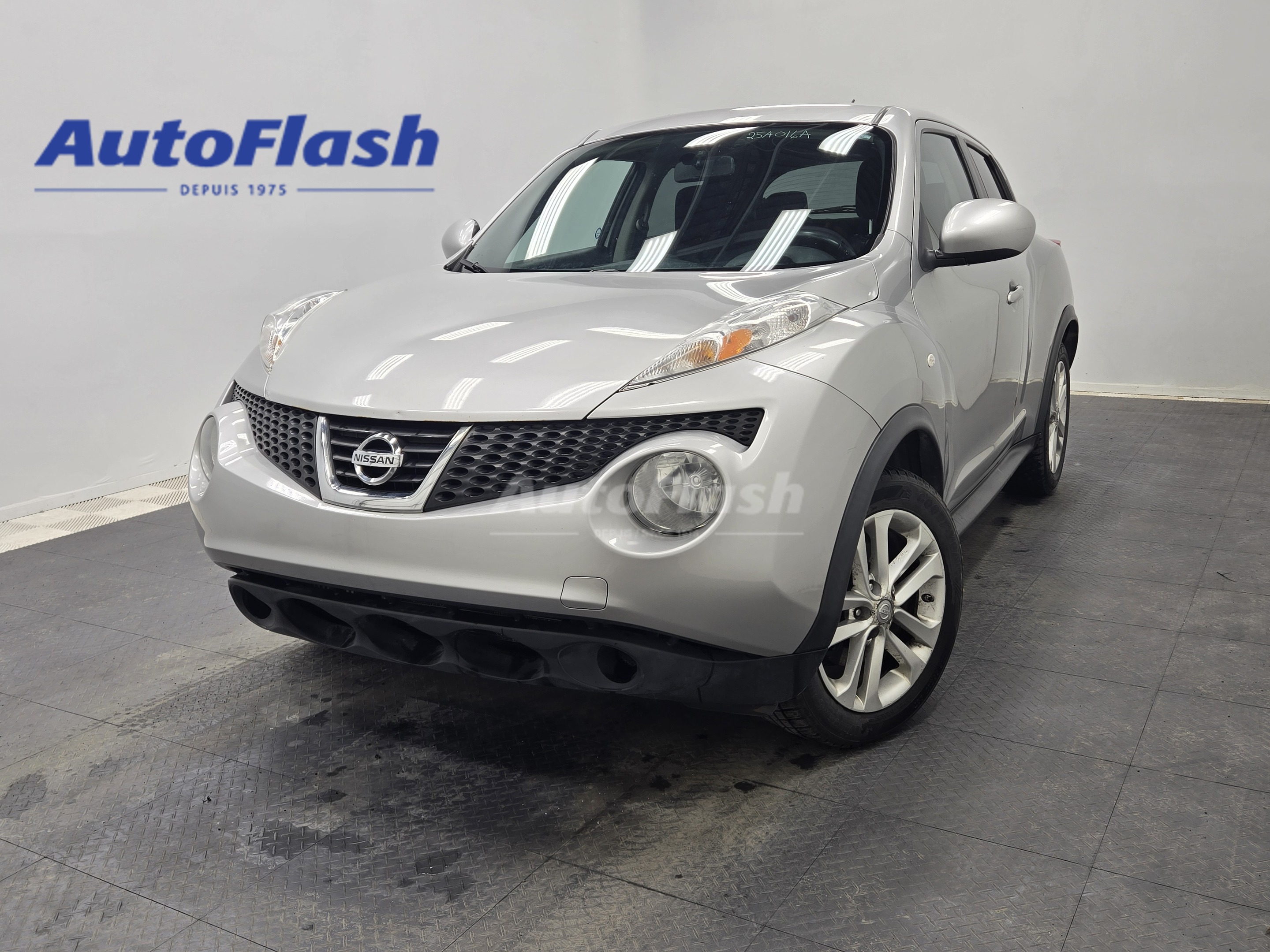 2012 Nissan Juke SV, AWD, BLUETOOTH, DEMARREUR, MAGS