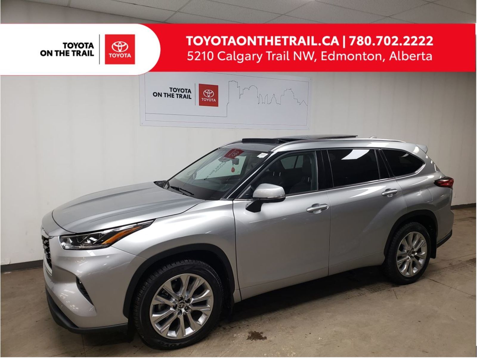 2022 Toyota Highlander LIMITED; LOW KM!! LEATHER, PANORAMIC SUNROOF, WINT