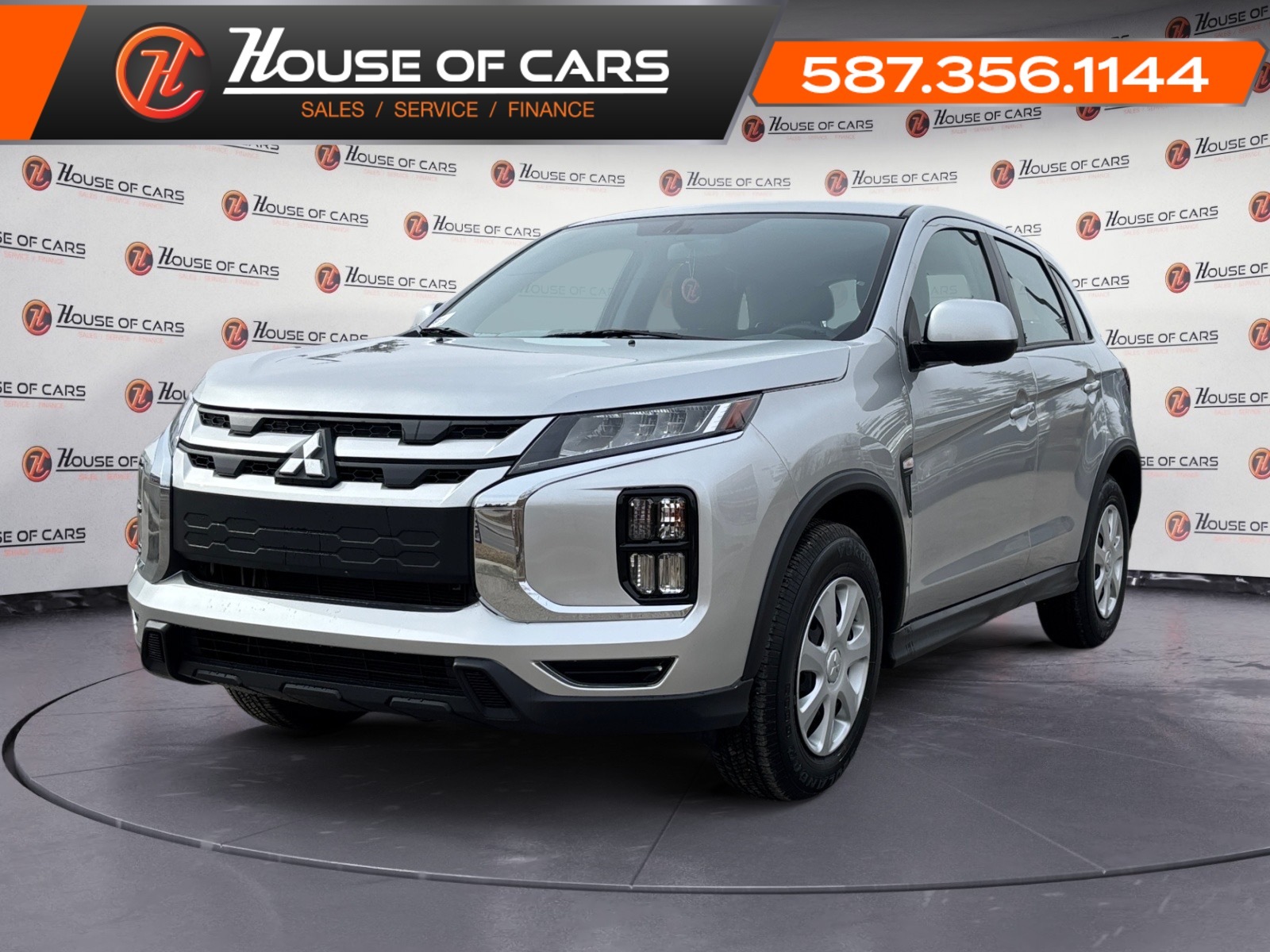2024 Mitsubishi RVR ES / NO ACCIDENTS / Back Up Camera / Heated Seats