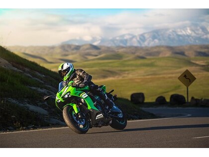 2025 Kawasaki Ninja ZX-6R in Guelph, ON | TWO WHEEL