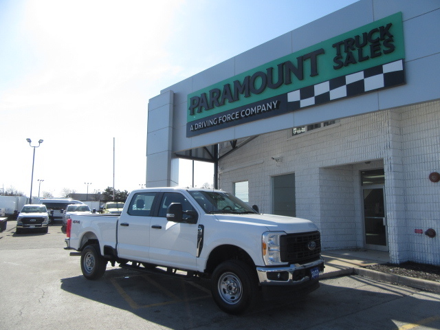 2023 Ford F-250 CREW CAB 4X4 PICKUP WITH 6.8 BOX
