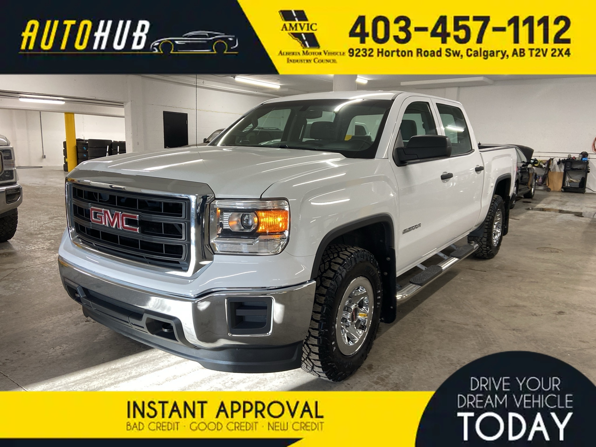 2015 GMC Sierra 1500 4WD Crew Cab LOW MILEAGE!