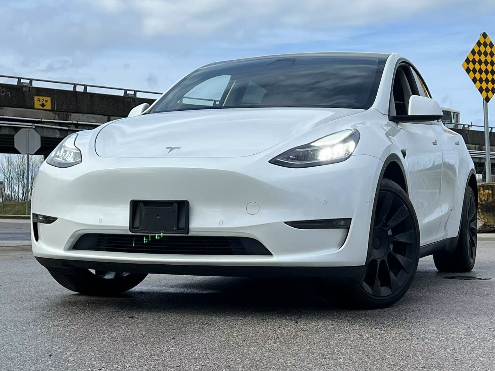 2023 Tesla Model Y Long Range AWD/ ACCELERATION BOOST/ NO ACCIDNENT/ 