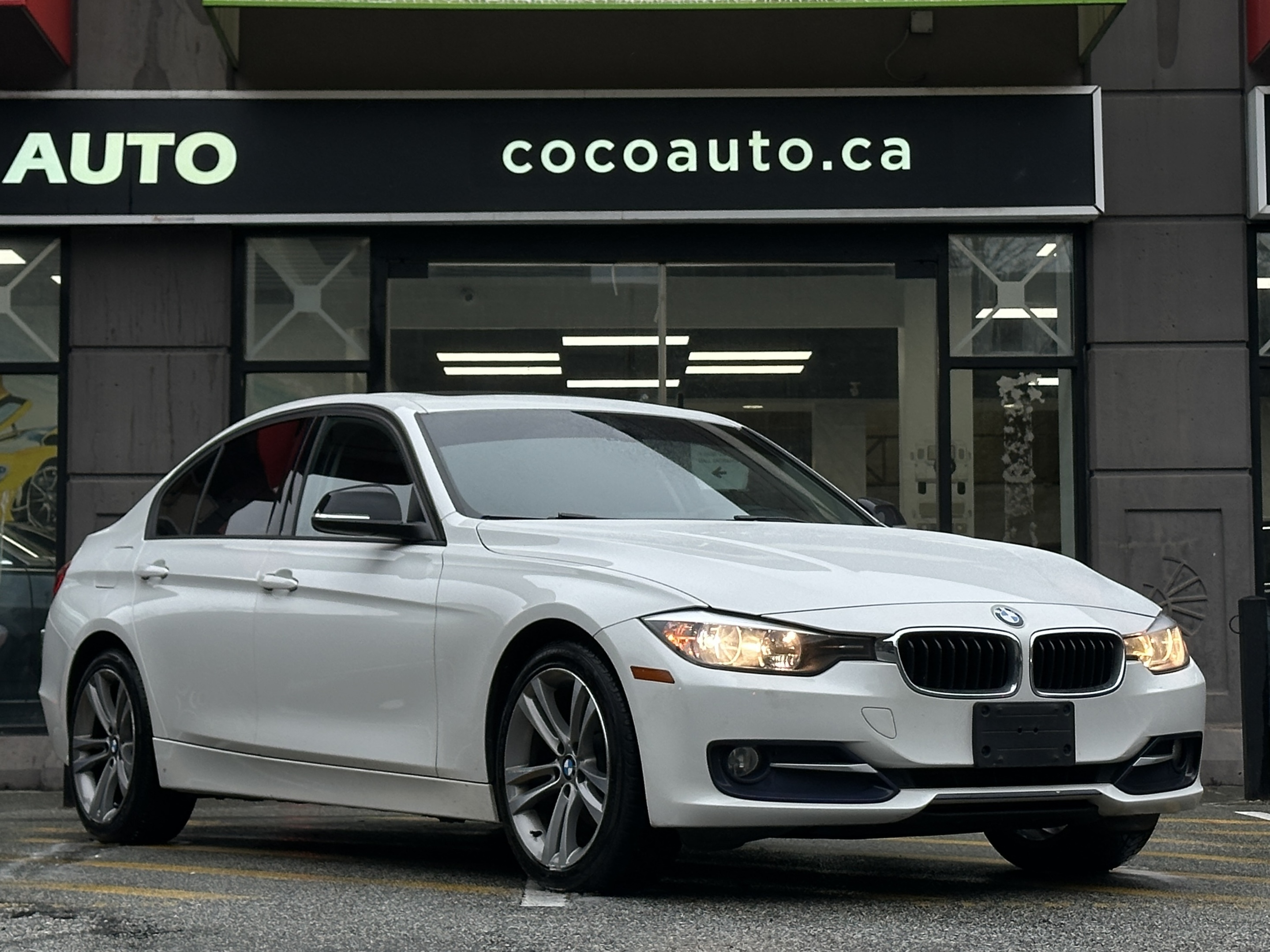 2015 BMW 3 Series 4dr Sdn 320i xDrive AWD| No Accident | BC Local