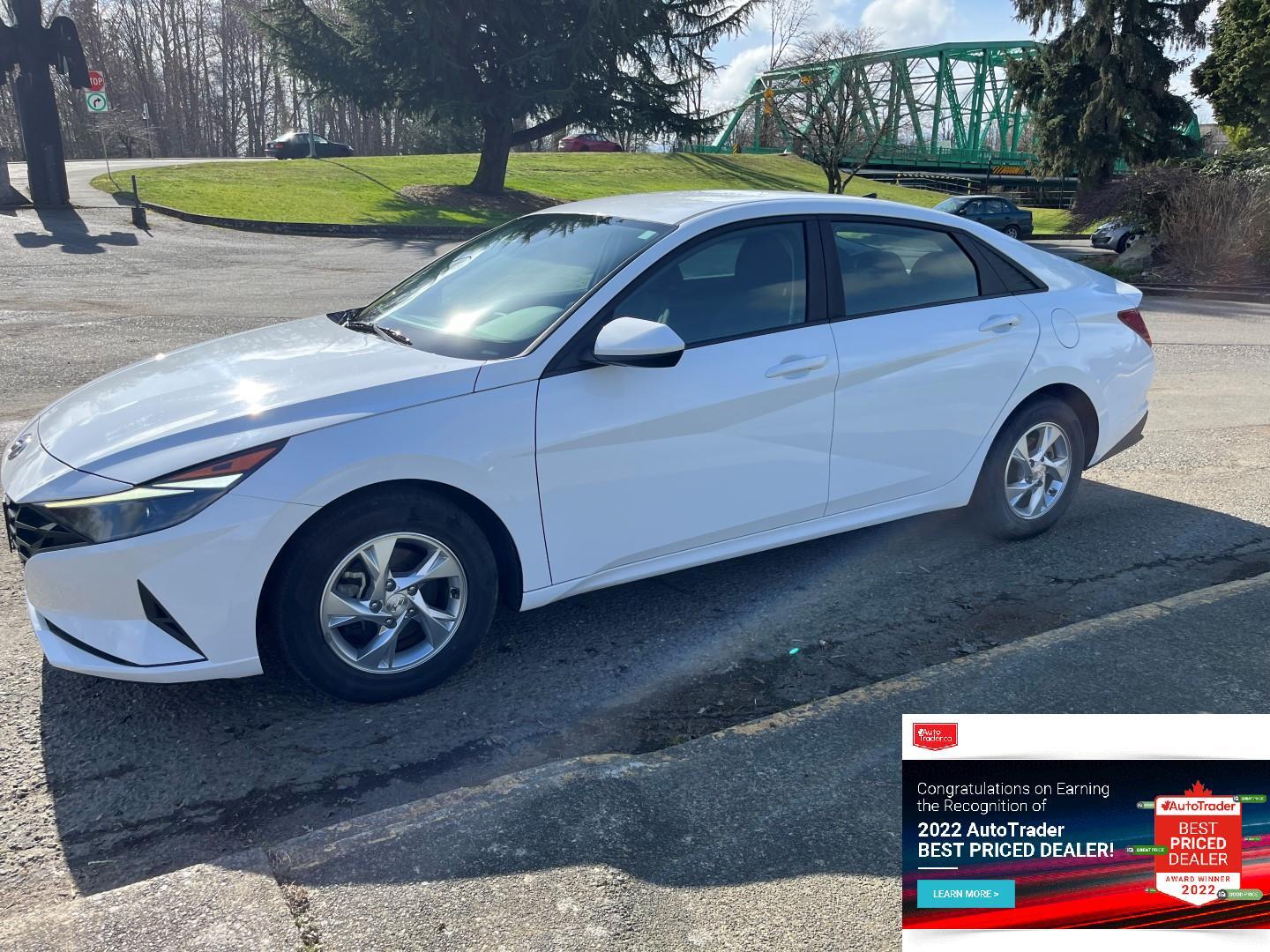 2022 Hyundai Elantra Essential trim 