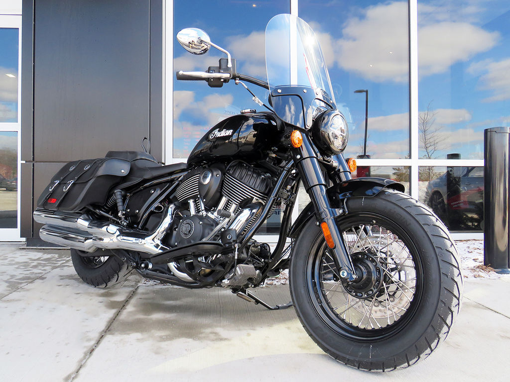 2022 Indian Motorcycles Super Chief® Black Metallic 