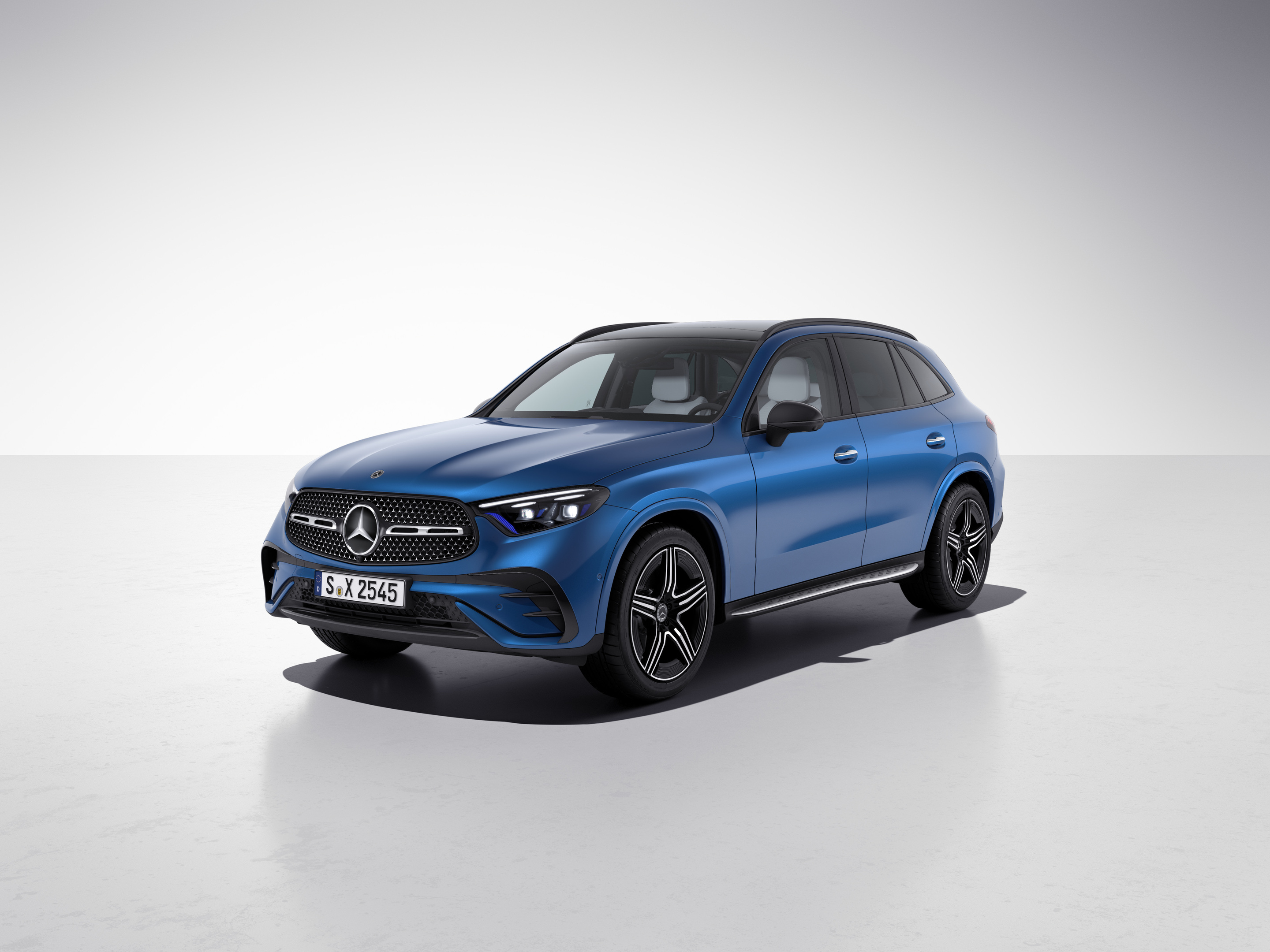 2025 Mercedes-Benz GLC Exclusive Trim25;   AMG Line