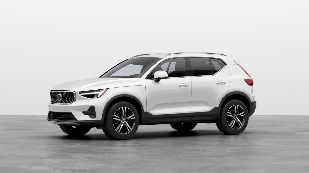 2025 Volvo XC40 B5 AWD Core Bright Theme 