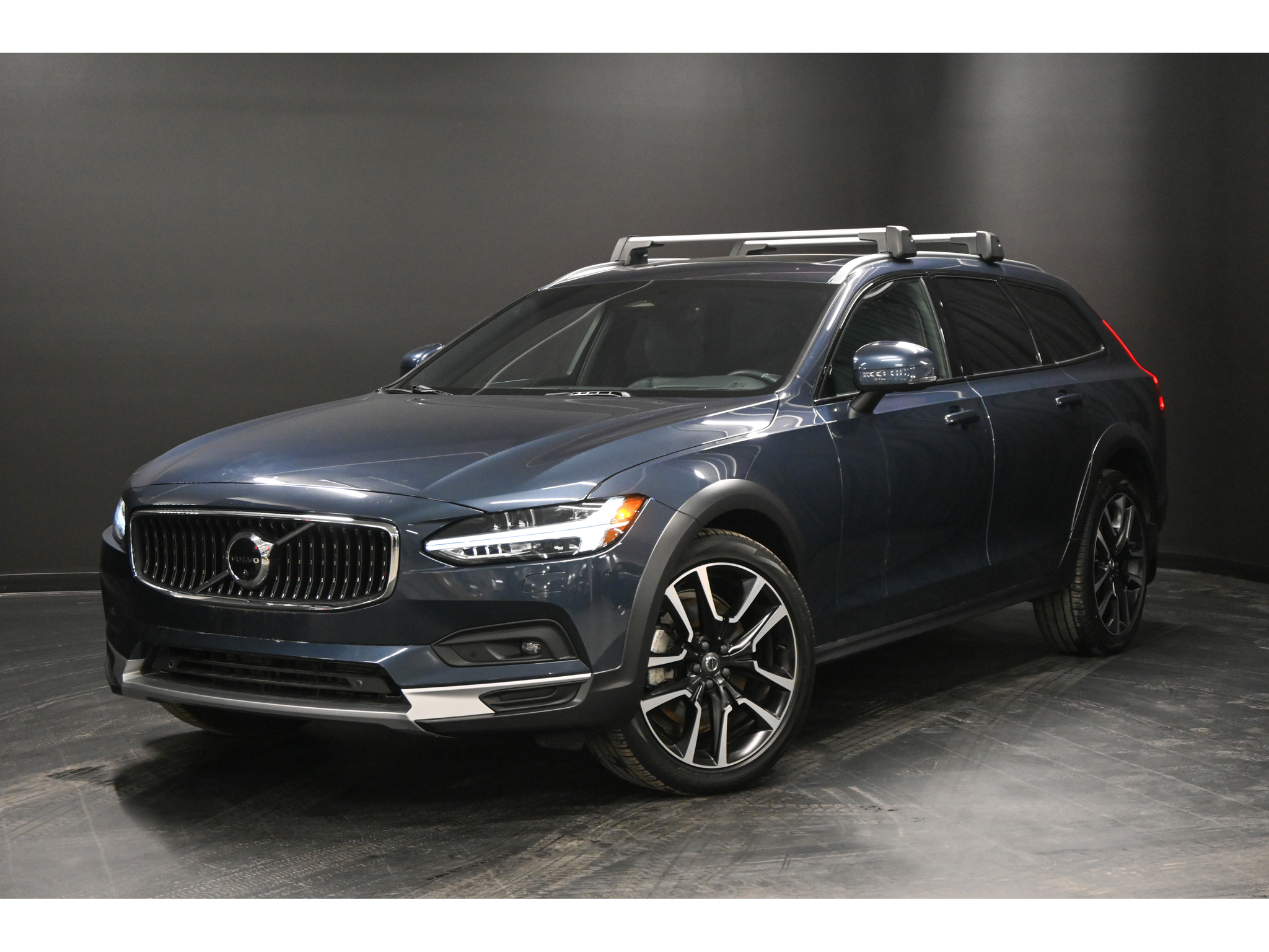 2023 Volvo V90 Cross Country