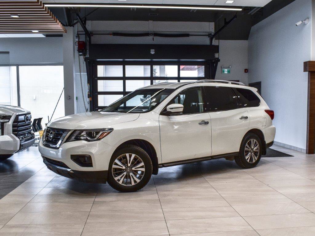 2020 Nissan Pathfinder SV Tech
