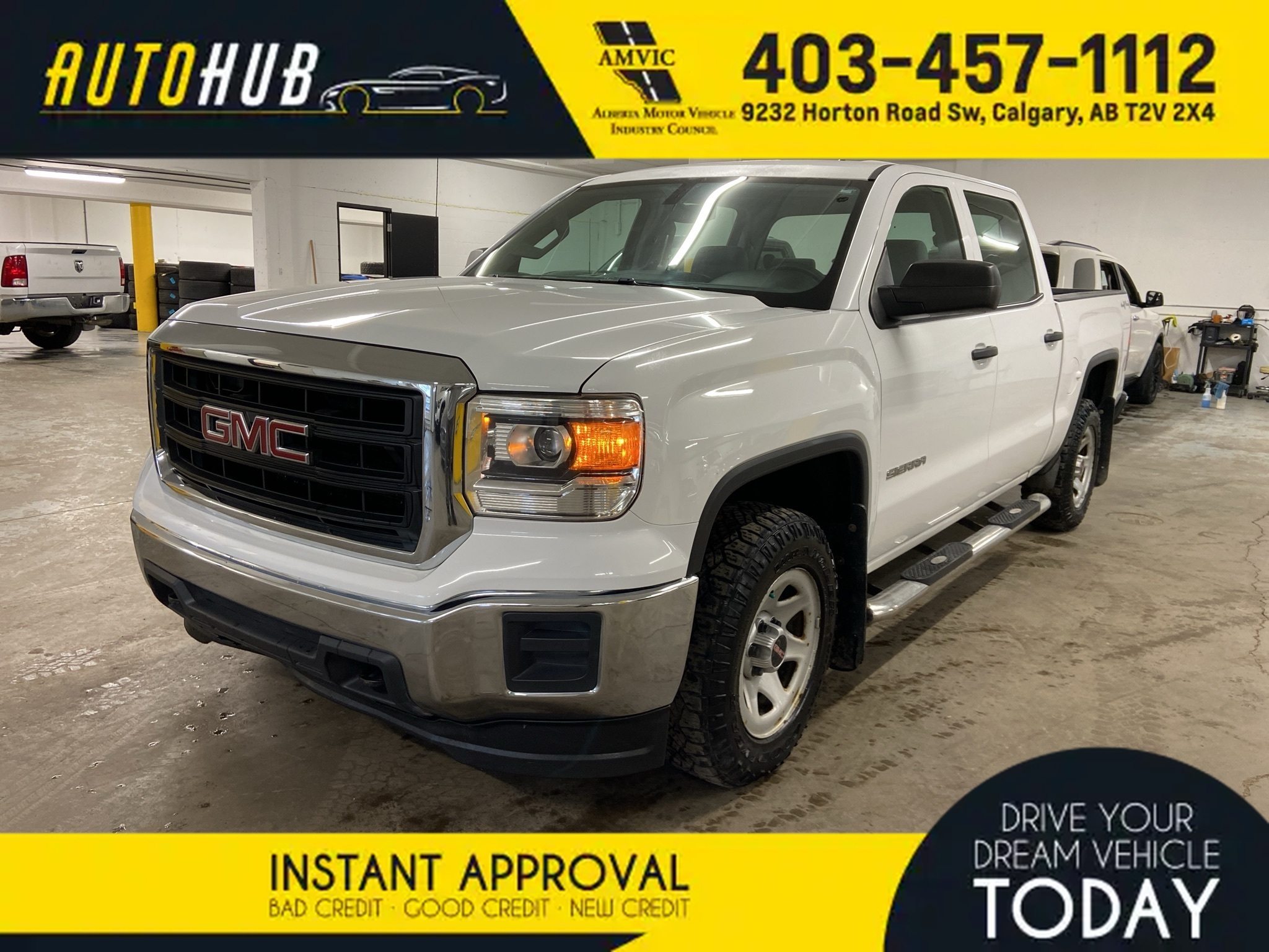 2015 GMC Sierra 1500 4WD Crew Cab LOW MILEAGE!