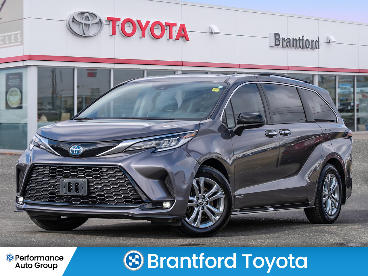 2021 Toyota Sienna XSE TECH PKG - ALL WHEEL DRIVE - RATES @ 6.99%