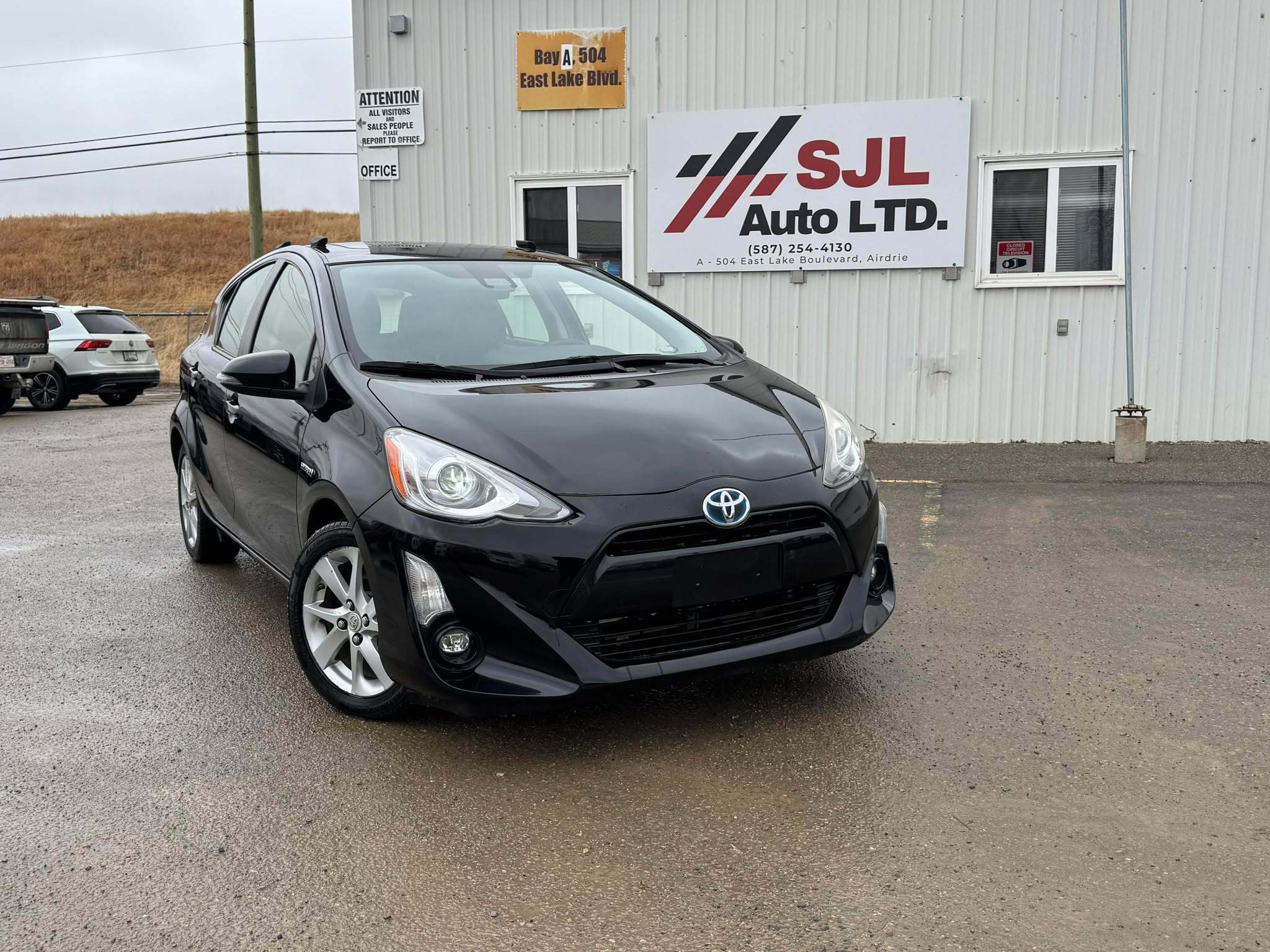 2016 Toyota Prius c Two