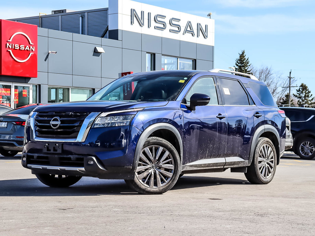 2023 Nissan Pathfinder SL