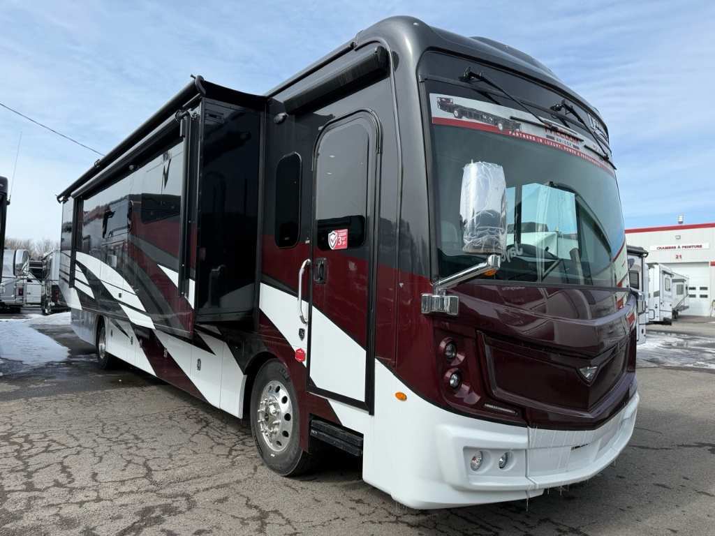 2025 Fleetwood Discovery 38W DIESEL 