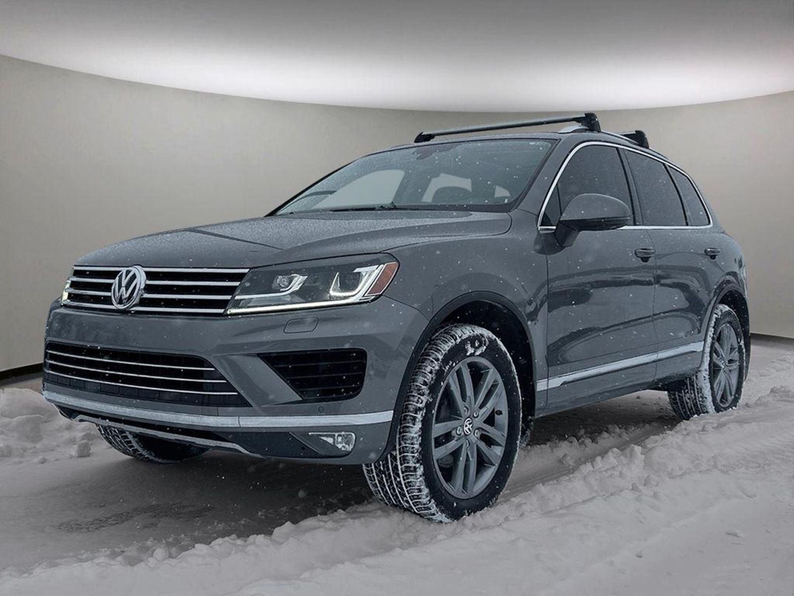 2016 Volkswagen Touareg Comfortline | One Owner | AWD | Panoramic Sunroof 