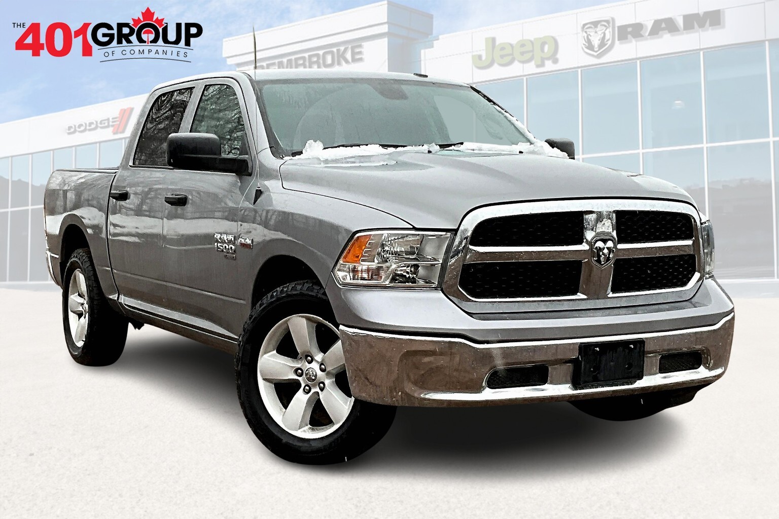 2023 Ram 1500 Classic SLT V8 4WD | Parking Camera | Bluetooth