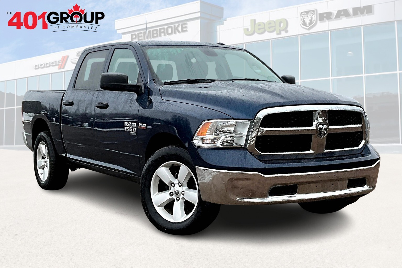 2023 Ram 1500 Classic SLT V8 4WD | Parking Camera | Bluetooth