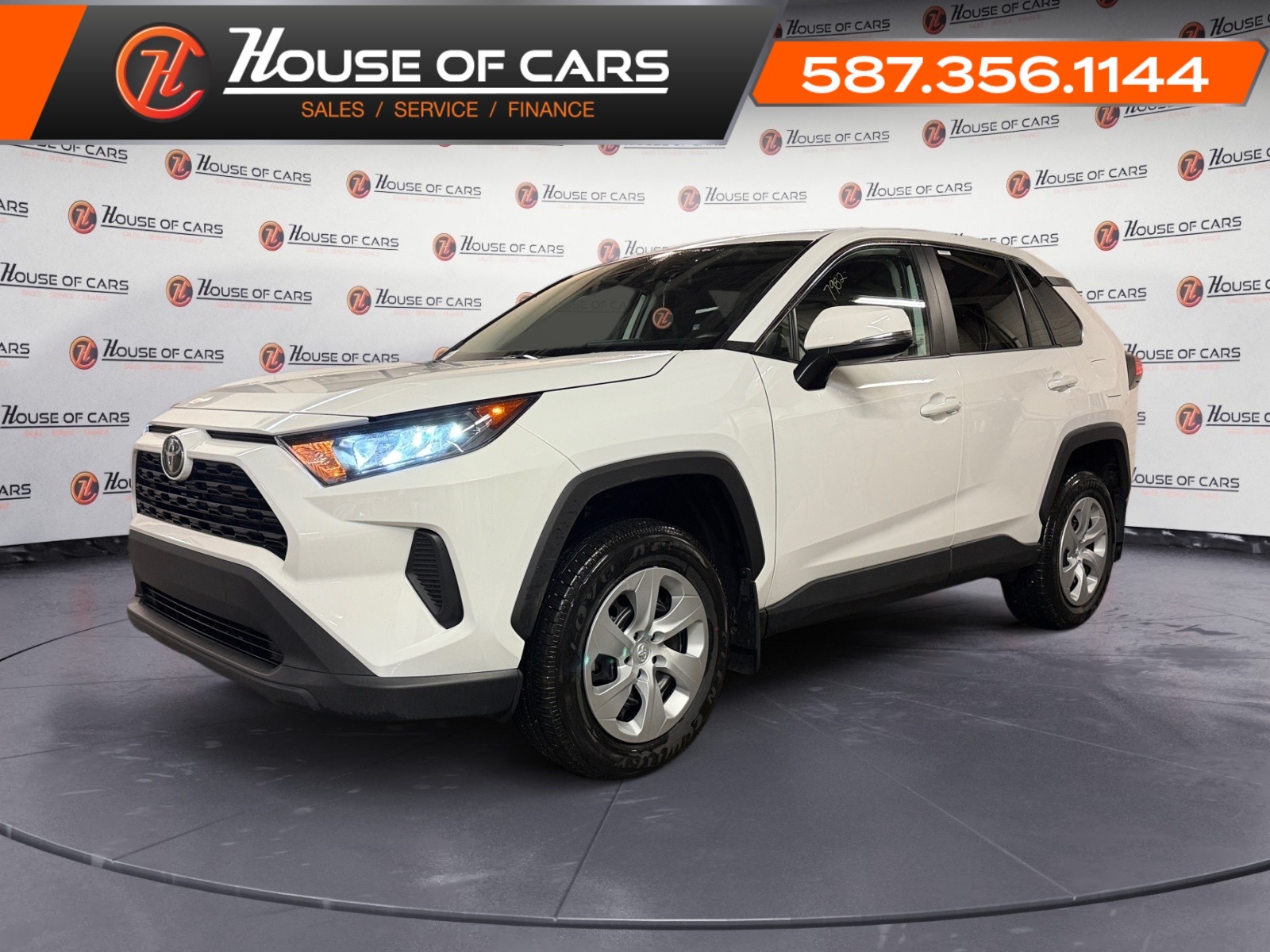 2024 Toyota RAV4 LE / Back Up Camera / Heated Seats
