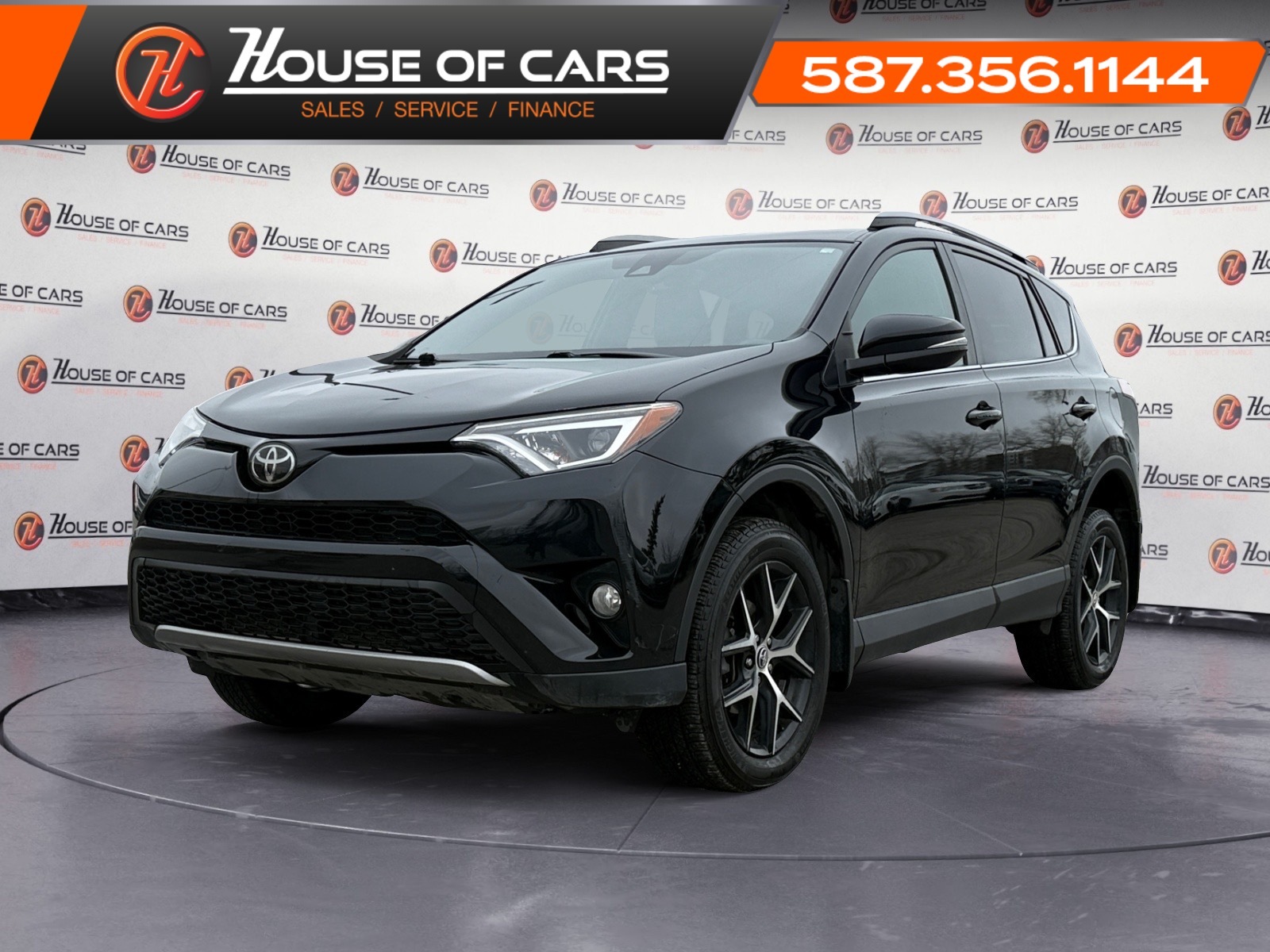 2018 Toyota RAV4 SE / Back Up Camera / Heated Seats / Leather