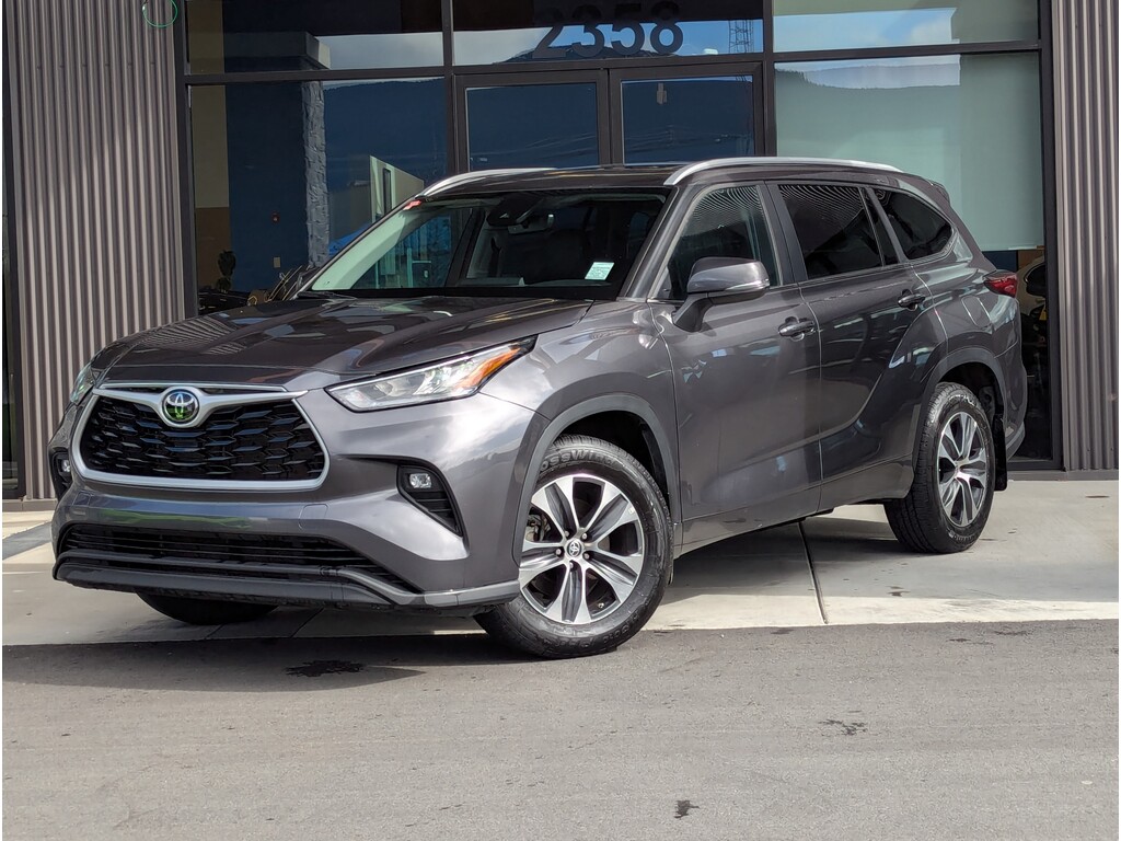 2023 Toyota Highlander XLE - AWD, Heated Seats, Sunroof