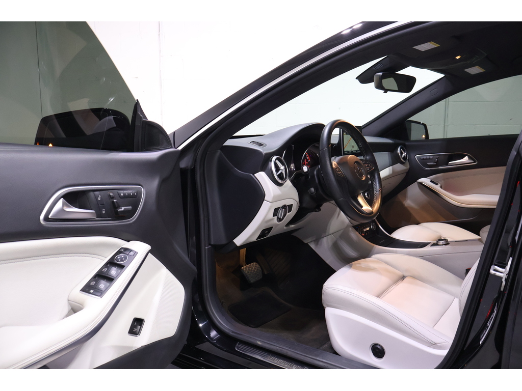2016 Mercedes-Benz CLA 250 4MATIC, Toronto, Cash