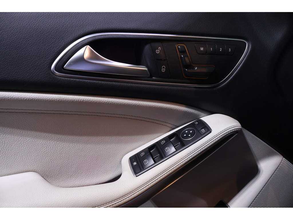 2016 Mercedes-Benz CLA 250 4MATIC, Toronto, Cash