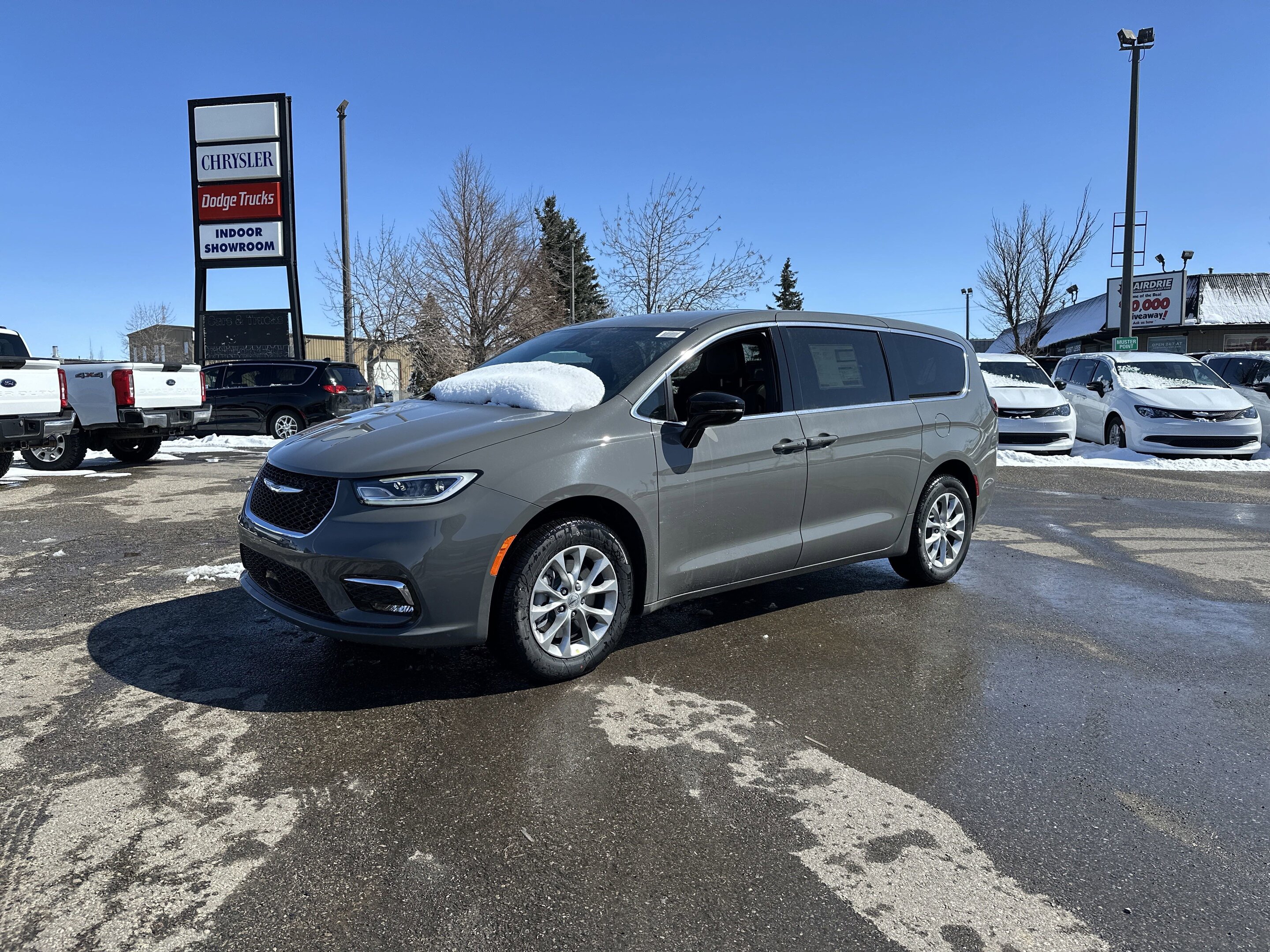 2025 Chrysler Pacifica Select